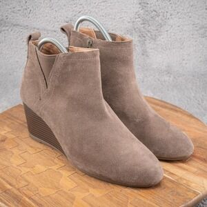 Vionic Paloma Women's Gray Suede Wedge Sz 8 Water Resistant Ankle Boots EUC